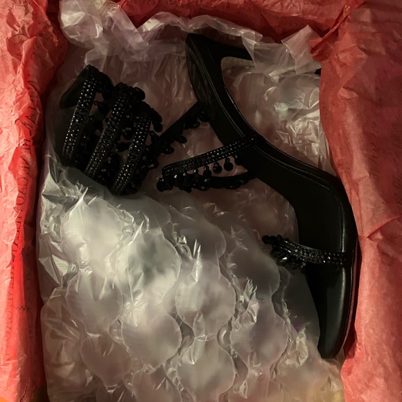 Heels - Picture 7 of 8